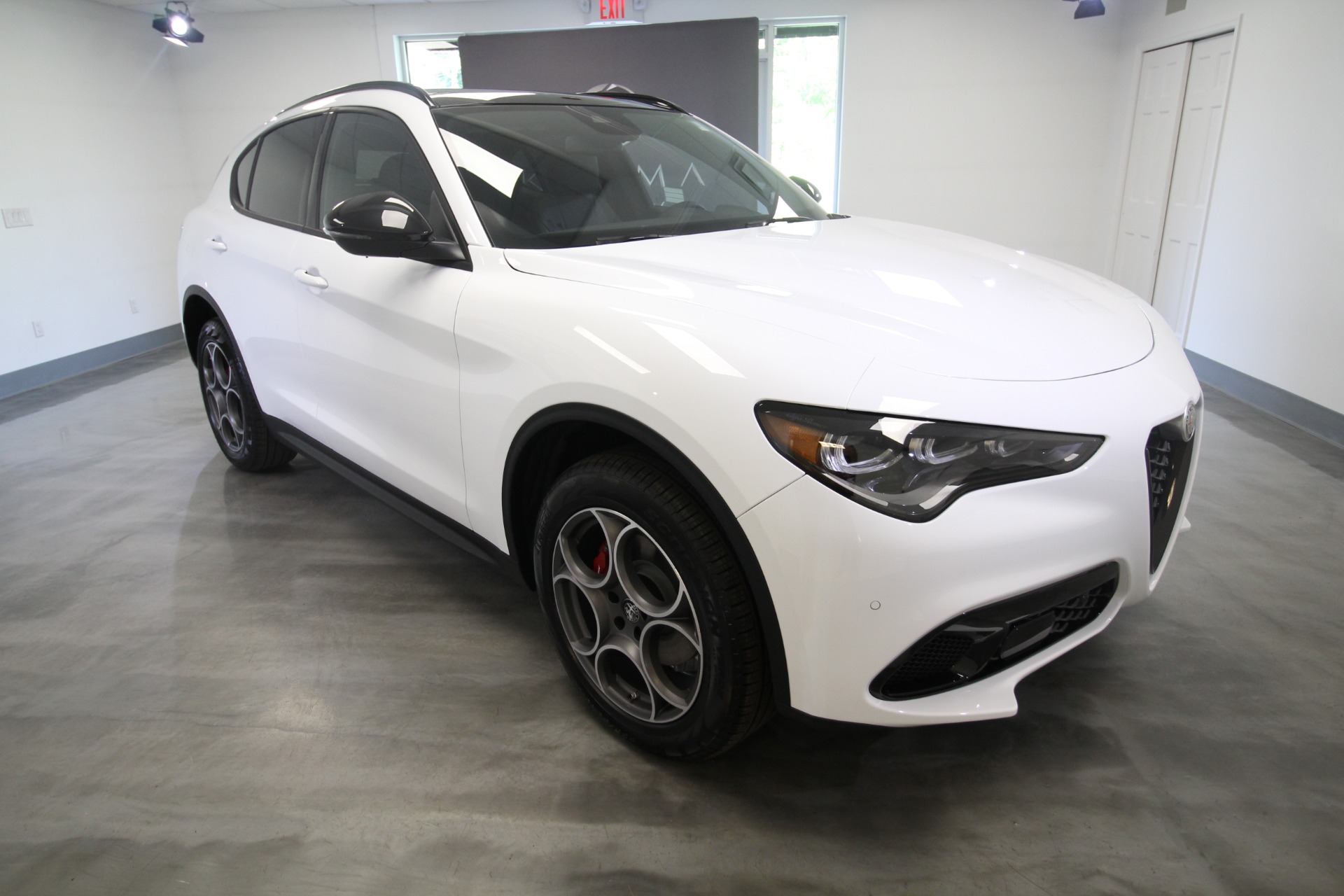 New 2024 Alfa Romeo STELVIO Sprint | St. Petersburg, FL