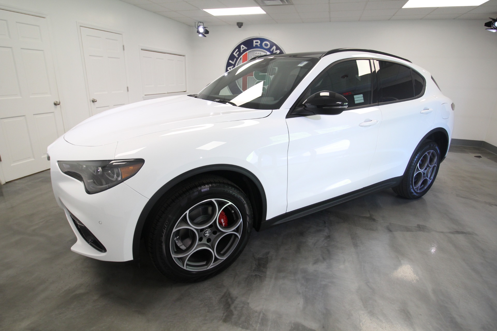 New 2024 Alfa Romeo STELVIO Sprint | St. Petersburg, FL