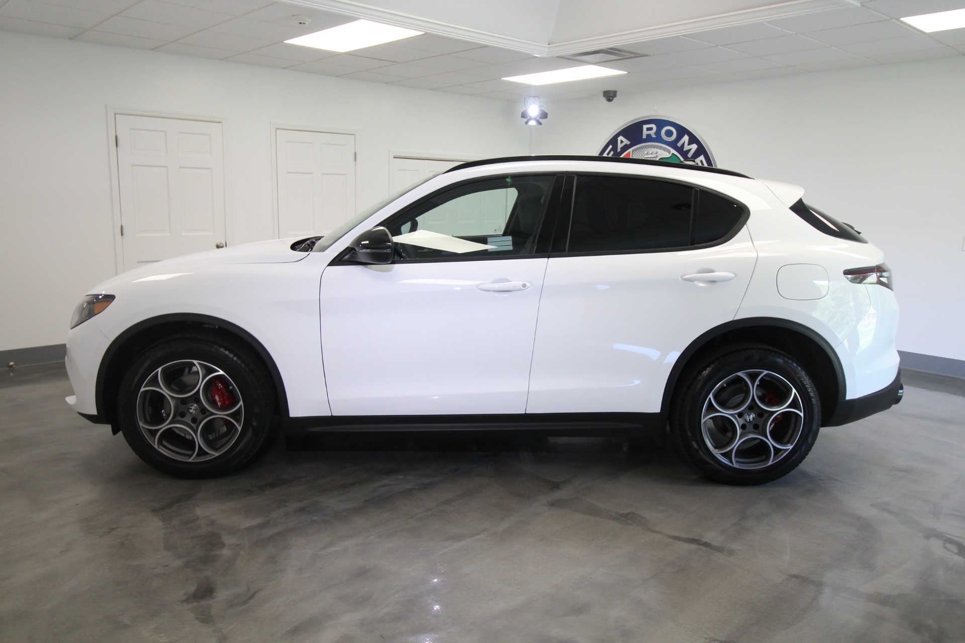 New 2024 Alfa Romeo STELVIO Sprint | St. Petersburg, FL