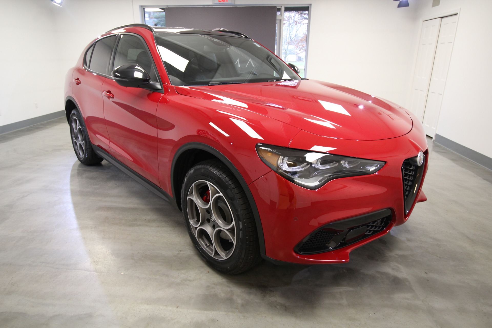 New 2024 Alfa Romeo STELVIO Sprint | St. Petersburg, FL