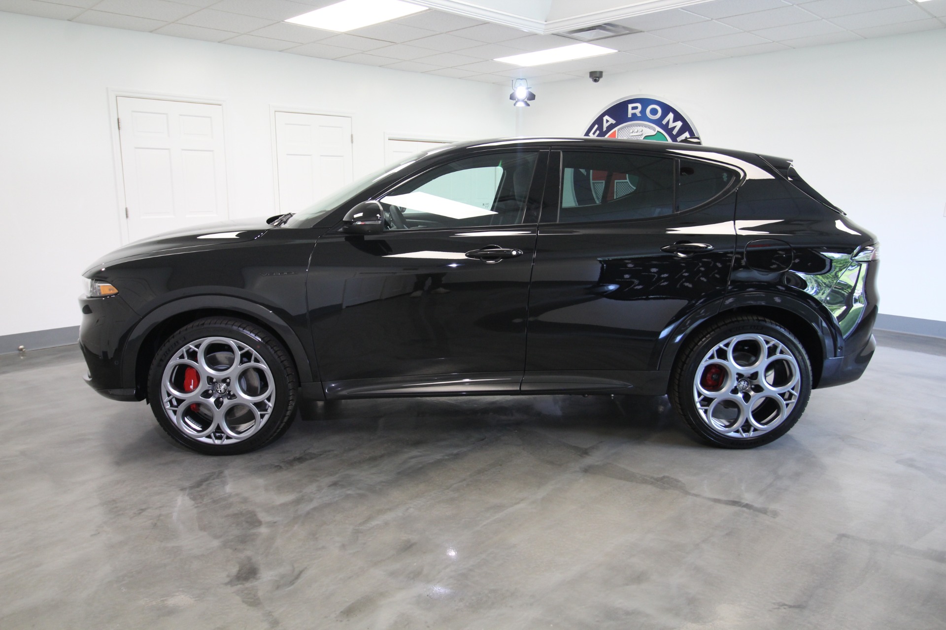 New 2024 Alfa Romeo TONALE Veloce | St. Petersburg, FL