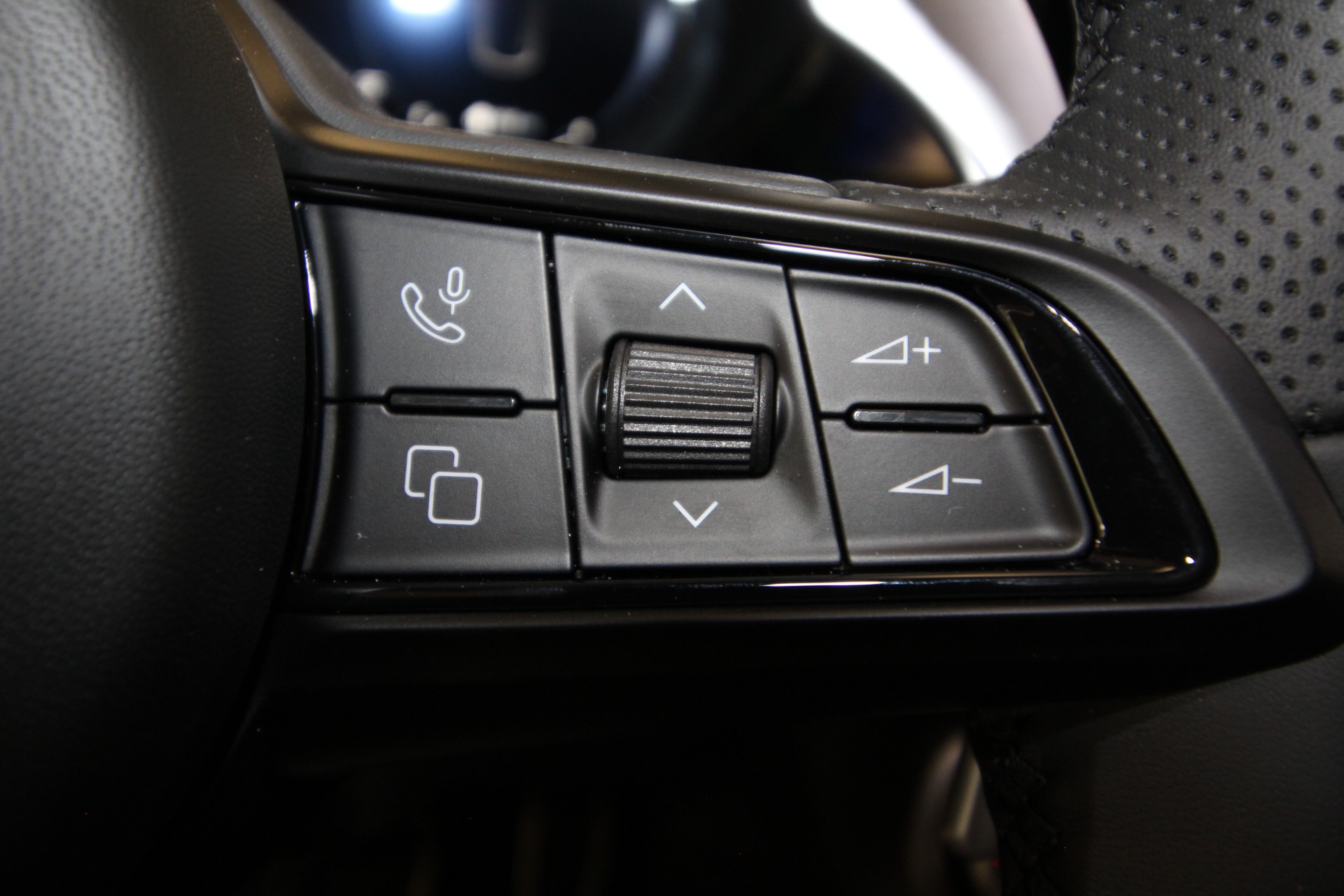 New 2024 Alfa Romeo TONALE Veloce | St. Petersburg, FL