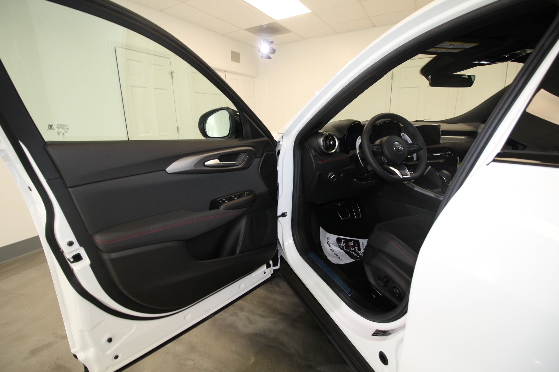 New 2024 Alfa Romeo TONALE Veloce | St. Petersburg, FL