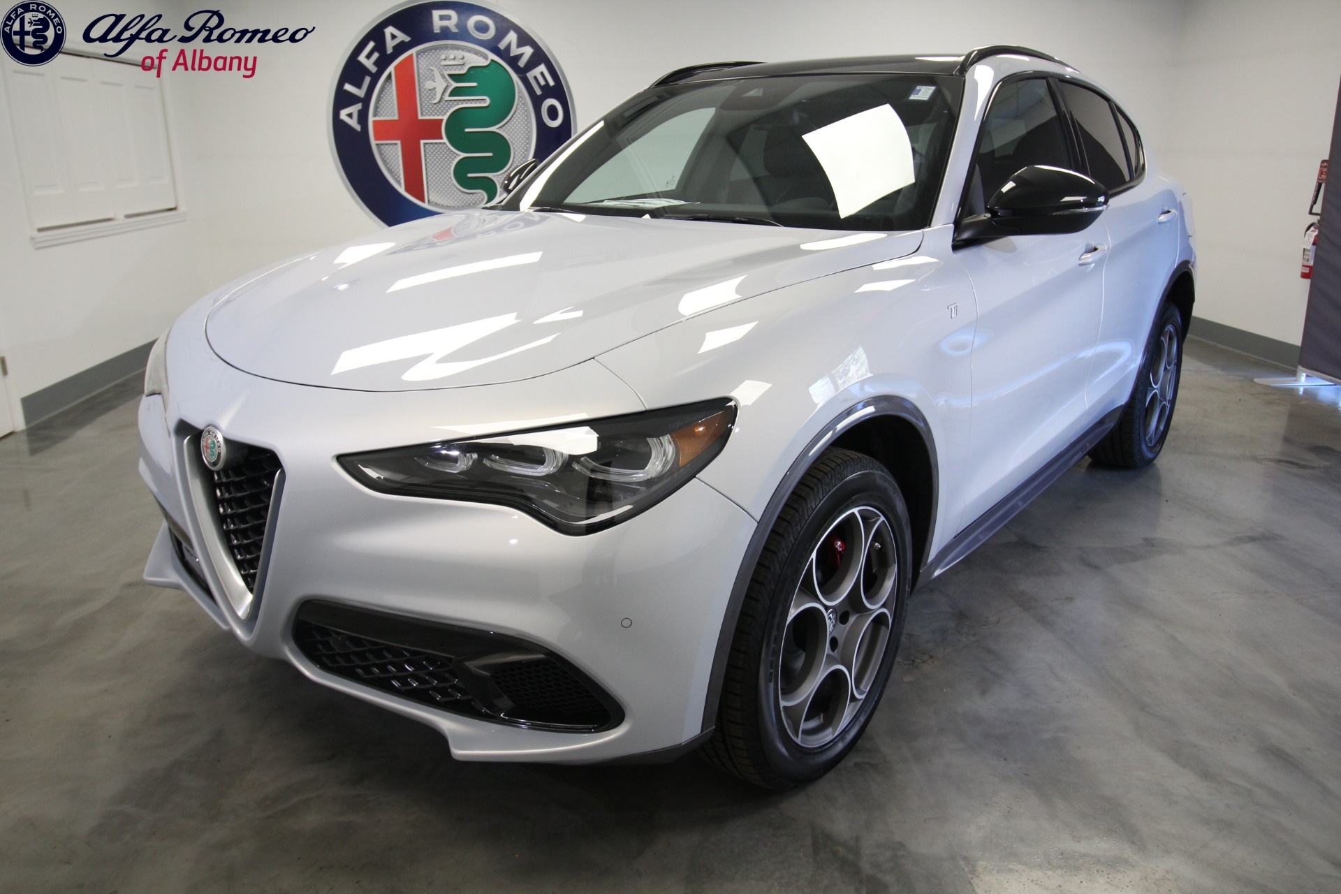New 2024 Alfa Romeo STELVIO | St. Petersburg, FL