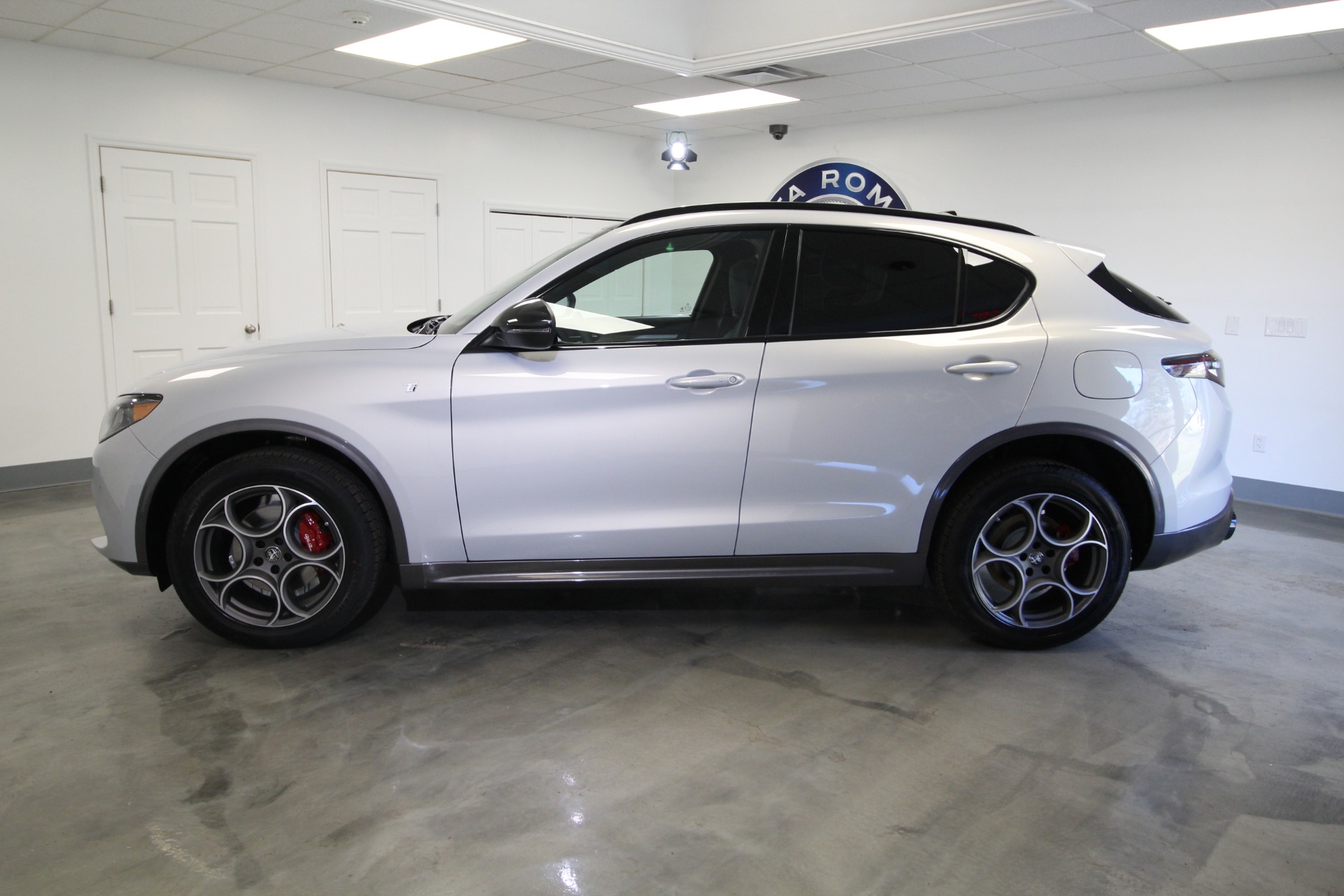New 2024 Alfa Romeo STELVIO | St. Petersburg, FL
