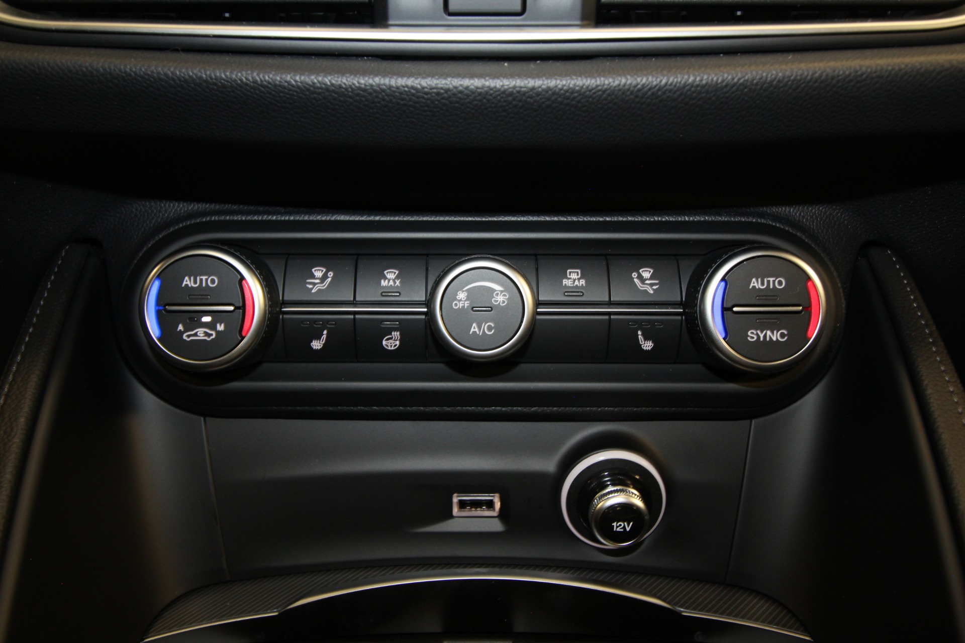 New 2024 Alfa Romeo STELVIO | St. Petersburg, FL