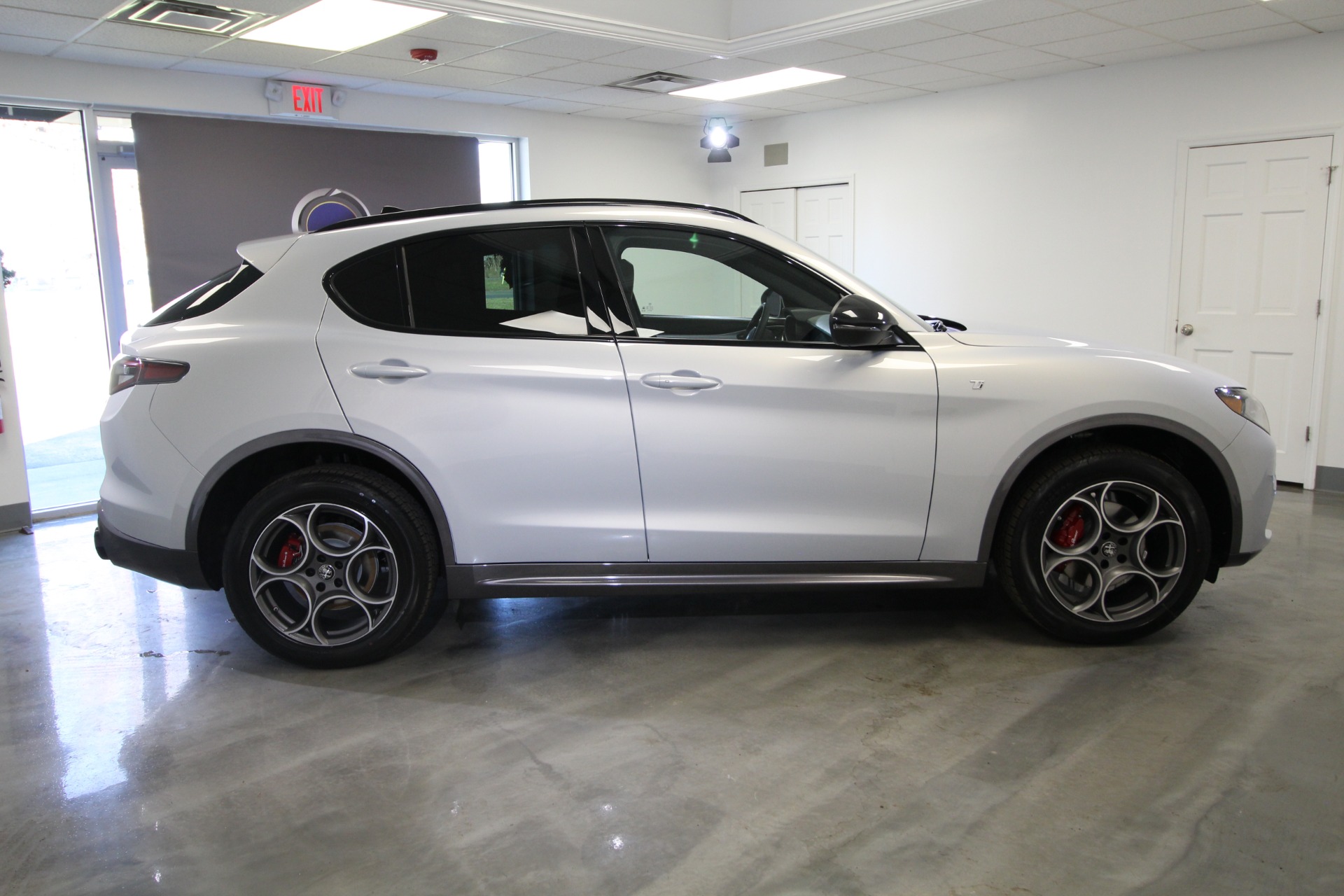 New 2024 Alfa Romeo STELVIO | St. Petersburg, FL