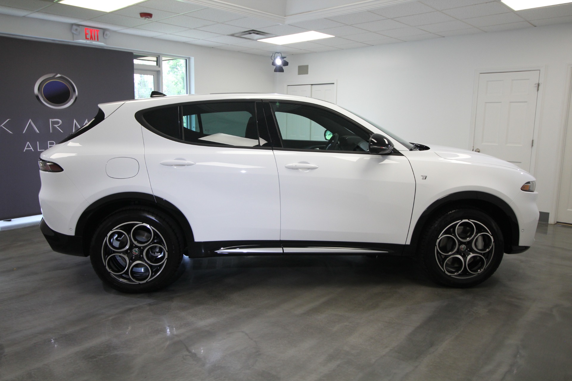 New 2024 Alfa Romeo TONALE Ti | St. Petersburg, FL