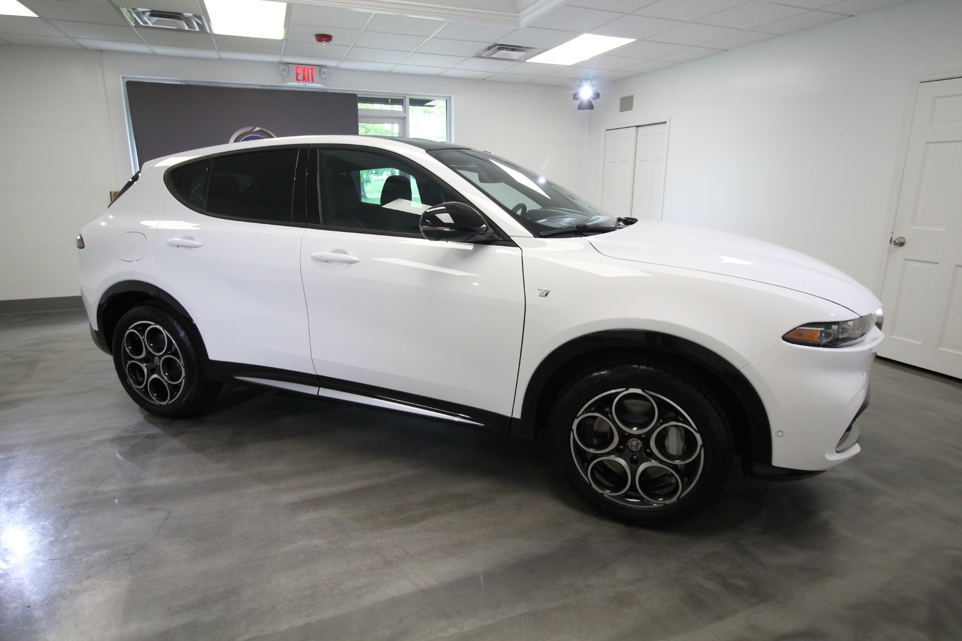 New 2024 Alfa Romeo TONALE Ti | St. Petersburg, FL