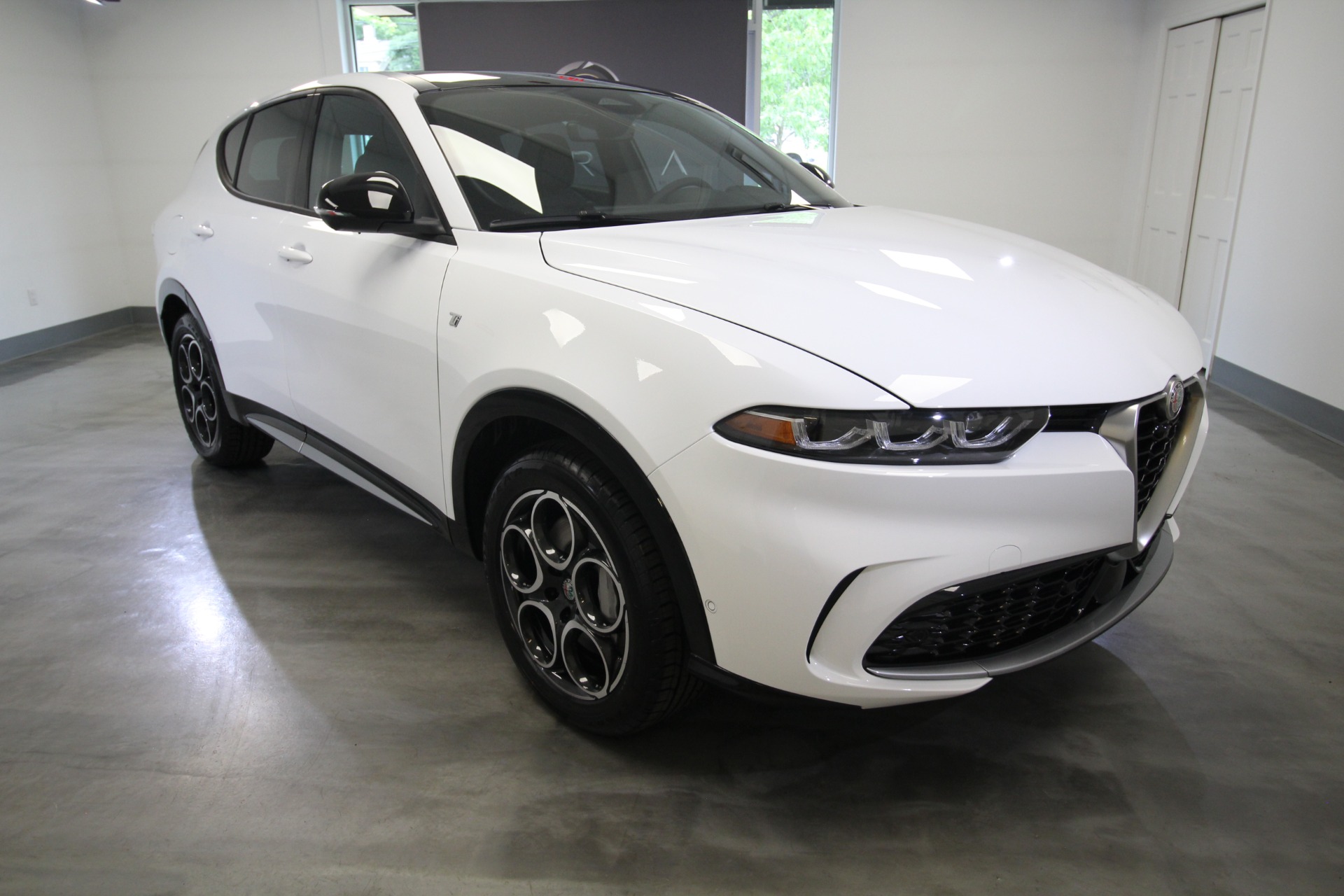 New 2024 Alfa Romeo TONALE Ti | St. Petersburg, FL