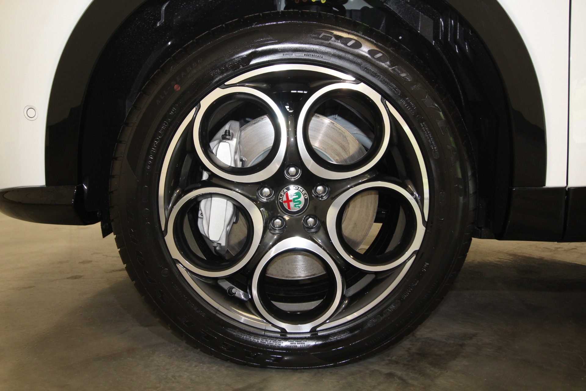 New 2024 Alfa Romeo TONALE Ti | St. Petersburg, FL
