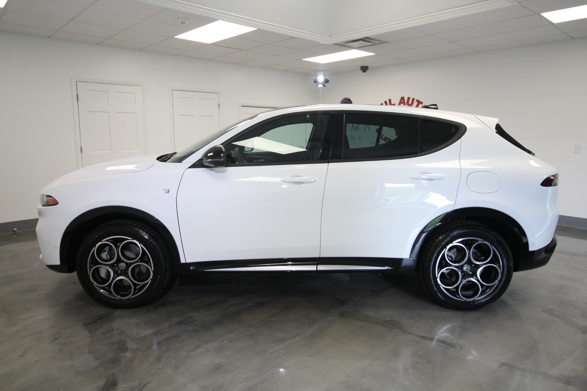 New 2024 Alfa Romeo TONALE Ti | St. Petersburg, FL