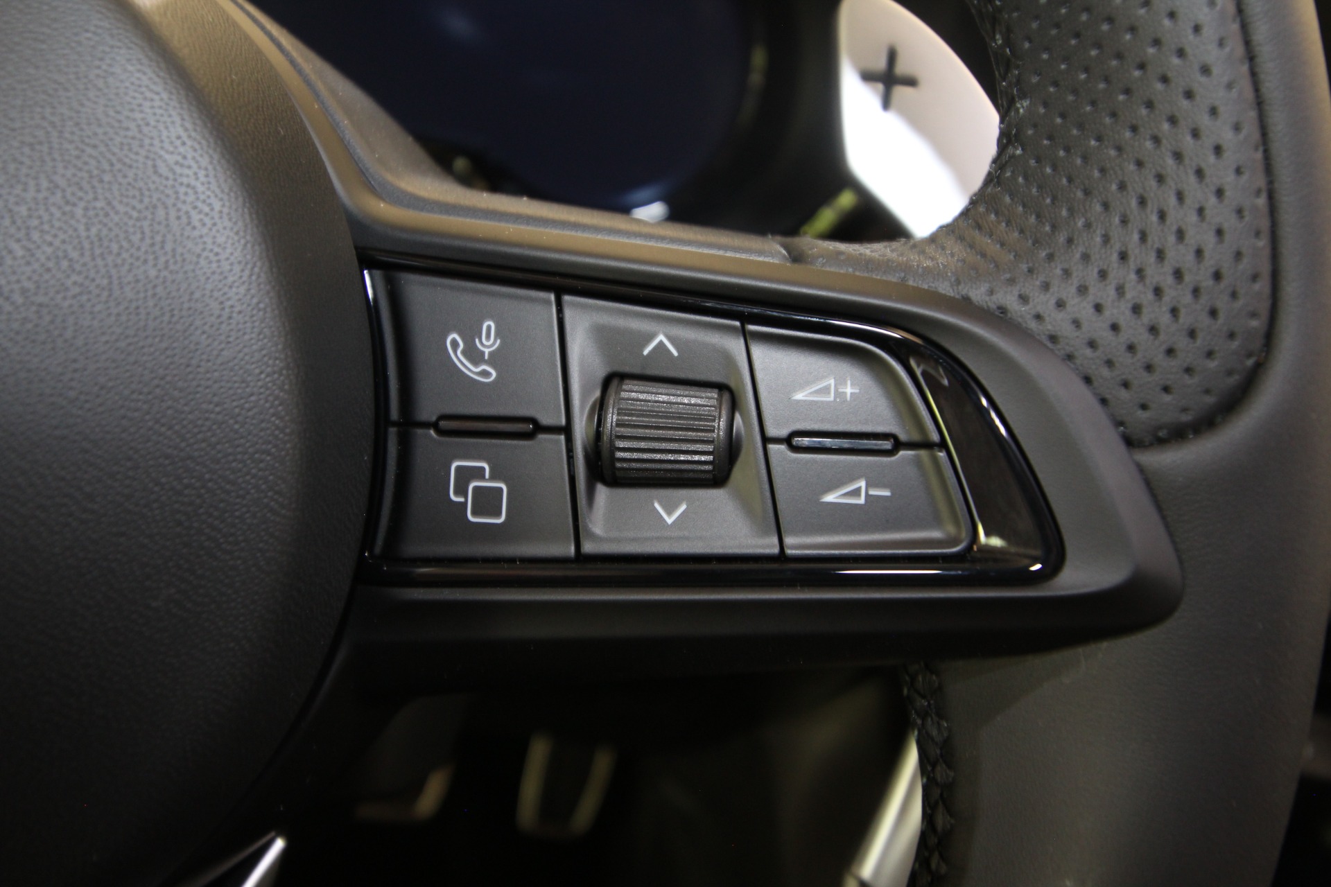 New 2024 Alfa Romeo TONALE Ti | St. Petersburg, FL