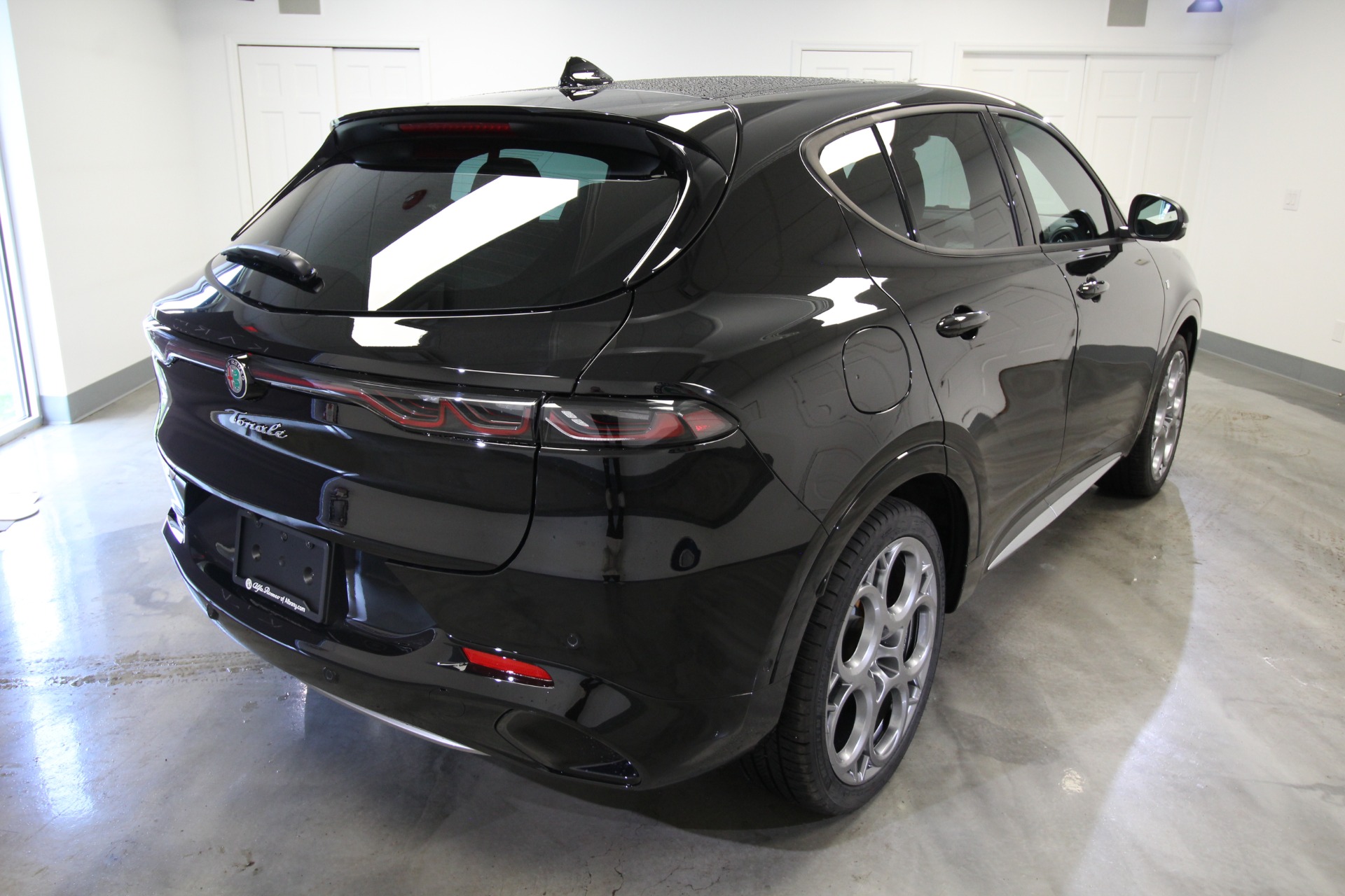 New 2024 BLACK Alfa Romeo TONALE Ti | Albany, NY