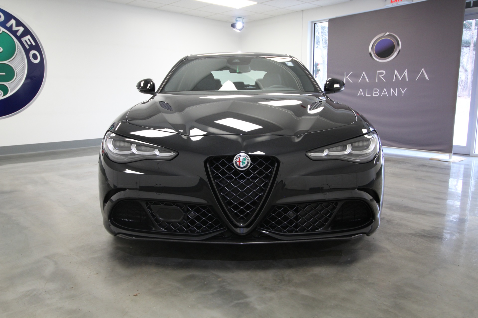 New 2024 BLACK Alfa Romeo GIULIA  | Albany, NY