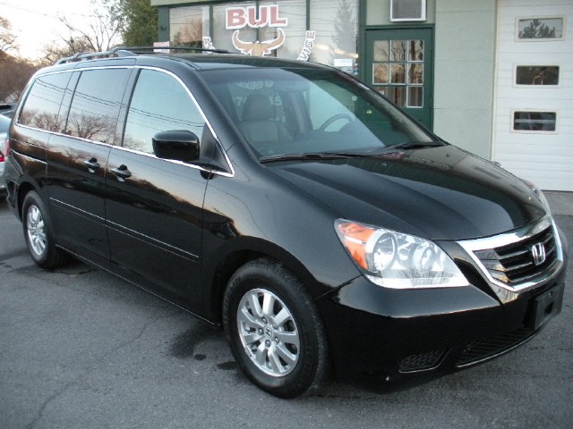 black honda minivan