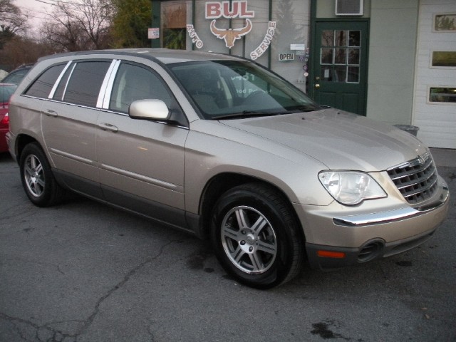 Used 2007 Linen Gold Metallic Pearlcoat Chrysler Pacifica Touring FWD,FULLY SERVICED,3RD ROW SEAT | Albany, NY