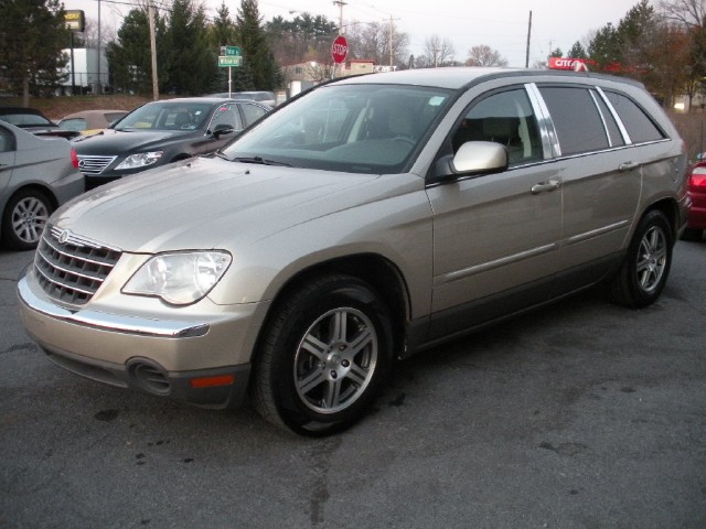 Used 2007 Linen Gold Metallic Pearlcoat Chrysler Pacifica Touring FWD,FULLY SERVICED,3RD ROW SEAT | Albany, NY