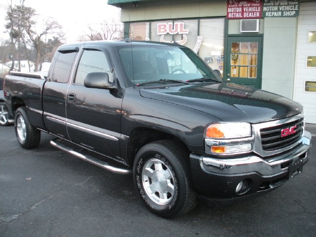 Used 2005 Carbon Metallic GMC Sierra 1500 SLE EXTENDED CAB 4x4 4WD | Albany, NY