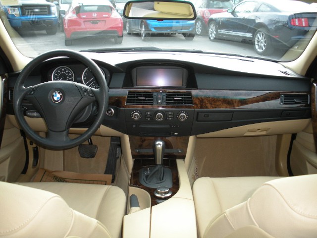 Used 2007 BMW 5 Series 530xi AWD,ONE OWNER,LOADED WITH OPTIONS,SUPER LOW MILES | Albany, NY