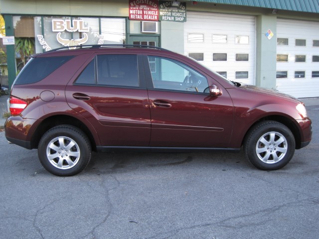 Used 2006 Barolo Red Metallic Mercedes-Benz M-Class ML350 4MATIC AWD | Albany, NY