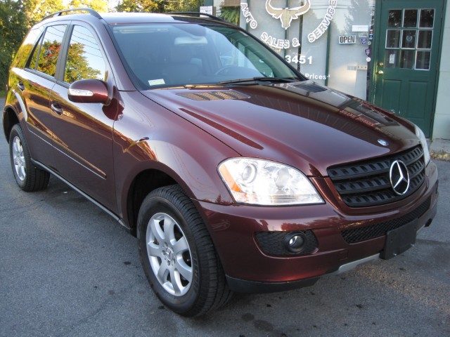 Used 2006 Barolo Red Metallic Mercedes-Benz M-Class ML350 4MATIC AWD | Albany, NY