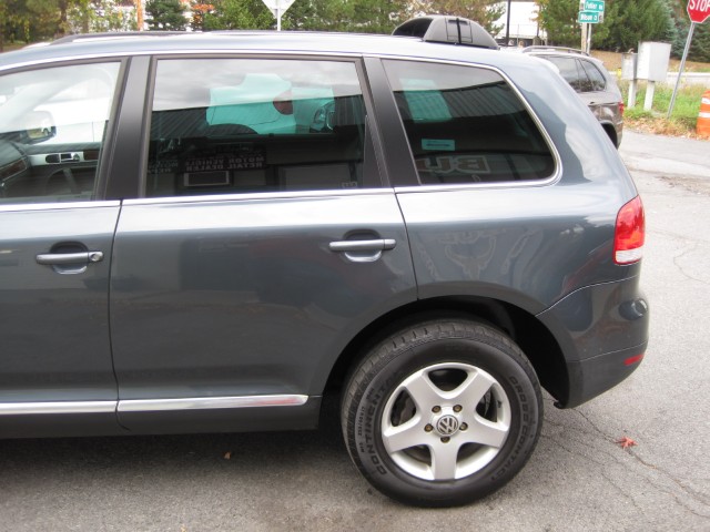 Used 2005 Offroad Gray Metallic Volkswagen Touareg V6 4MOTION AWD,LEATHER,SUNROOF,2 SETS OF WHEELS AND TIRES | Albany, NY