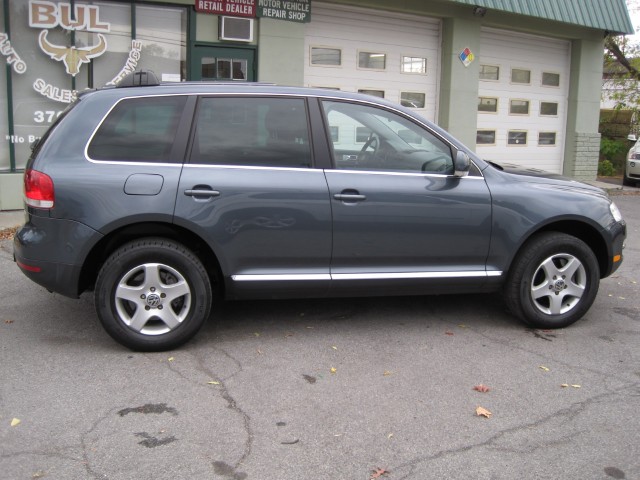 Used 2005 Offroad Gray Metallic Volkswagen Touareg V6 4MOTION AWD,LEATHER,SUNROOF,2 SETS OF WHEELS AND TIRES | Albany, NY