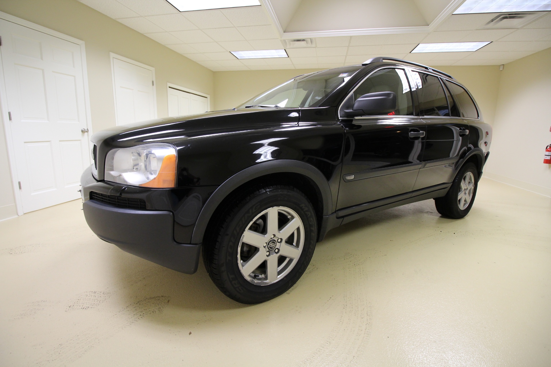Used 2006 Black Volvo XC90 2.5T AWD LEATHER,SUNROOF,HEATED SEATS,REAR ENTERTAINMENT 2 TV'S DVD | Albany, NY