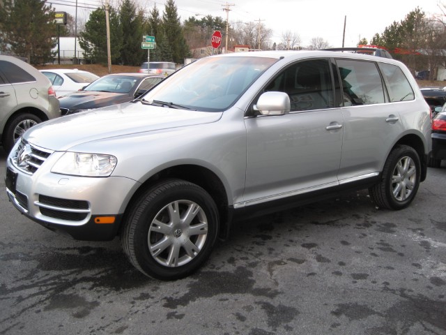 Used 2006 Reflex Silver Volkswagen Touareg V10 TDI RARE DIESEL,SUPER NICE AND CLEAN,LOADED,NAVIGATION,REARVIEW CAMERA, | Albany, NY