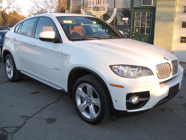 2011 BMW X6 xDrive50i SUPER LOADED MSRP WAS 82000$,LOW MILES,LOCAL