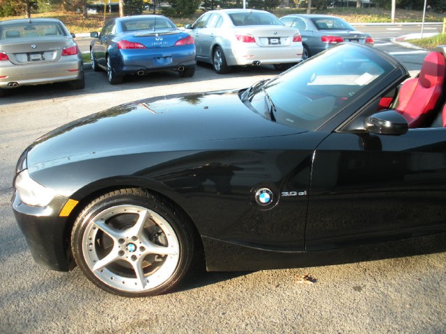 Used 2006 Black Sapphire Metallic BMW Z4 3.0si | Albany, NY
