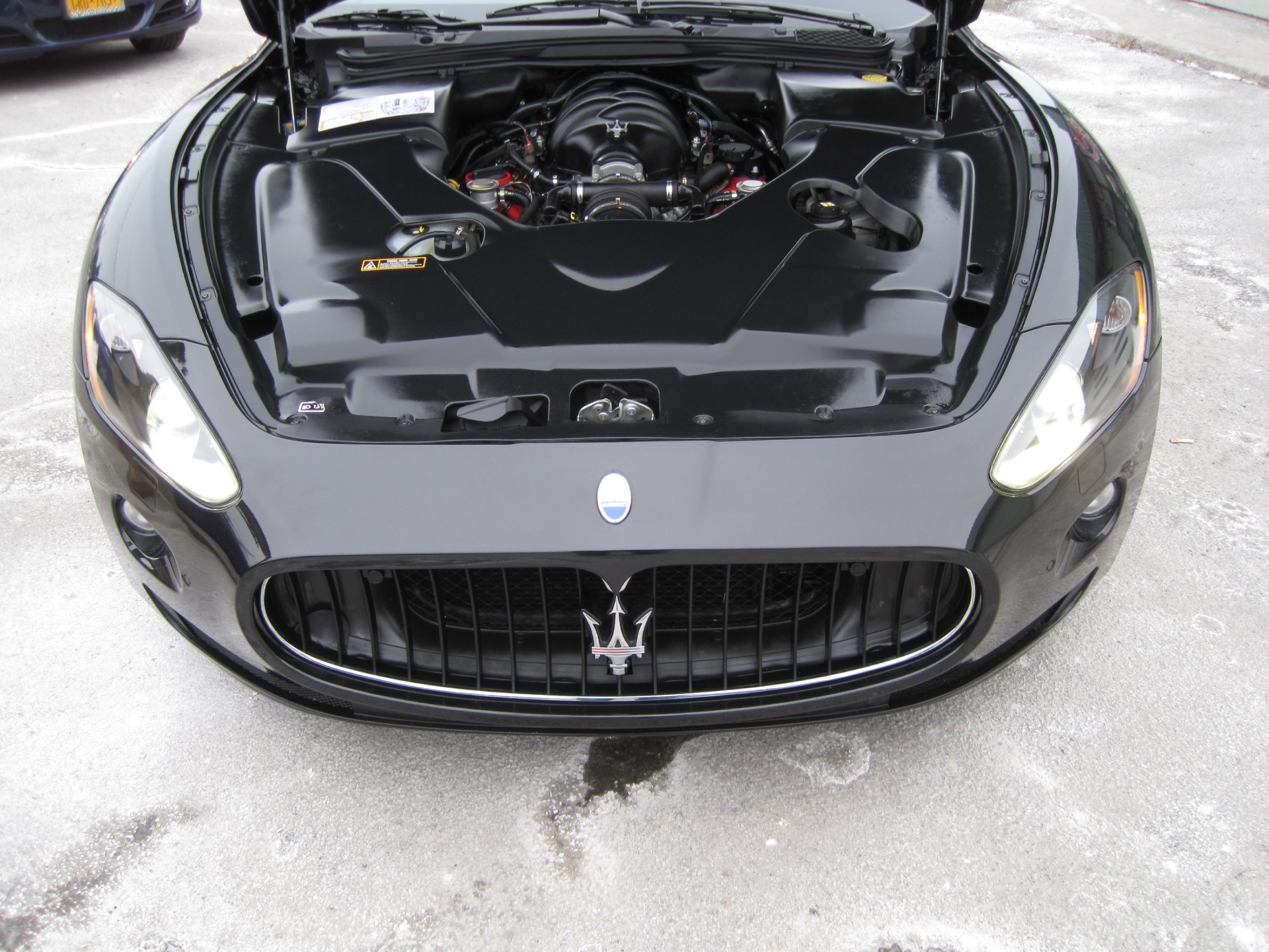 Двигатель мазерати. Maserati GRANTURISMO двигатель. Мазерати Гран Туризмо двигатель. Мазерати 2010 мотор. Мазерати 4.2 мотор 2009.