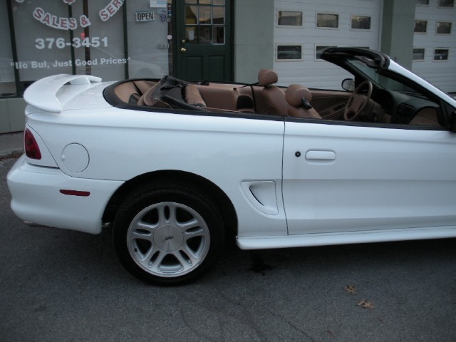 Used 1998 White Ford Mustang GT | Albany, NY